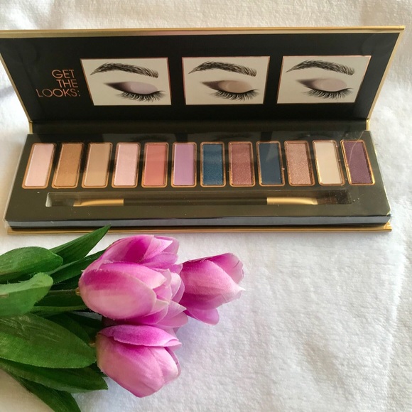 Daisy Fuentes Other - 🌺 Daisy Fuentes Eyeshadow Palette New 🌺